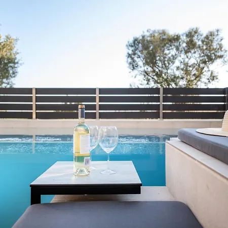 Villa Serene Seafront