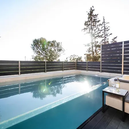 Serene Seafront Villa *