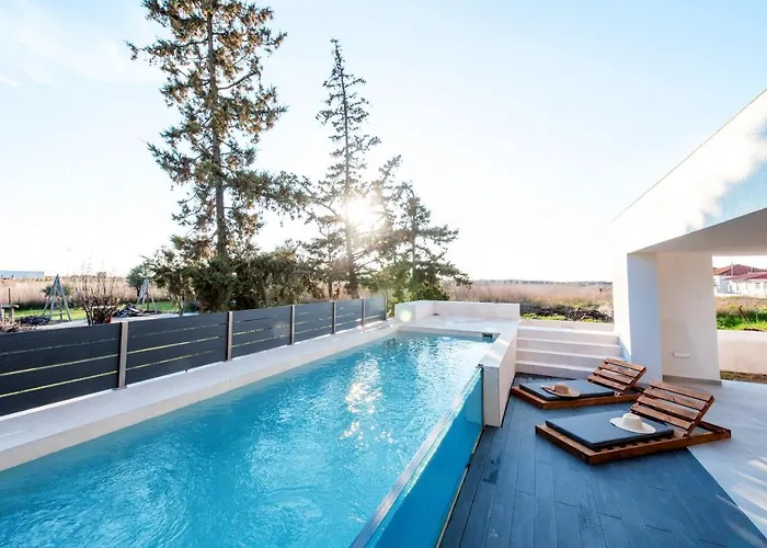Villa Serene Seafront