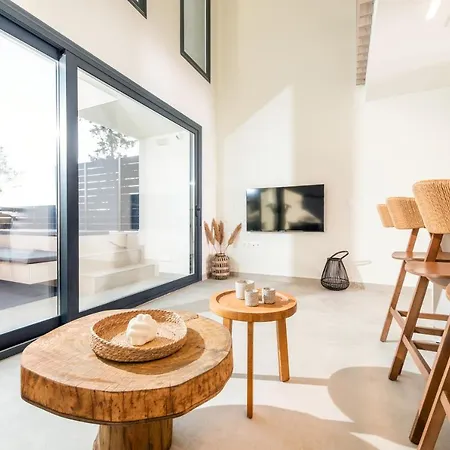 Serene Seafront * ネア・イラクリア