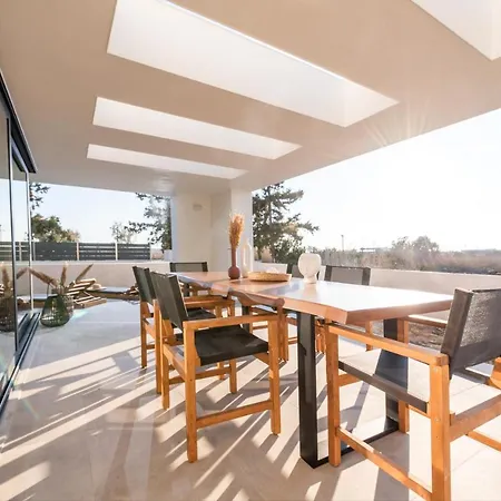 Serene Seafront * ネア・イラクリア