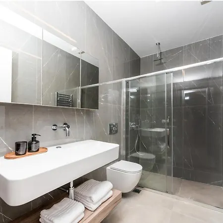 Serene Seafront فيلة نيا إيراكليا