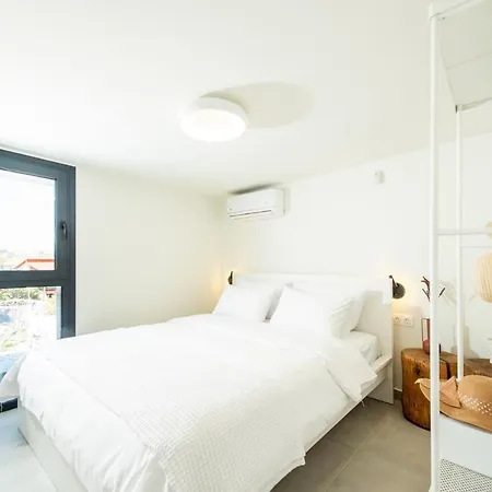 Serene Seafront فيلة