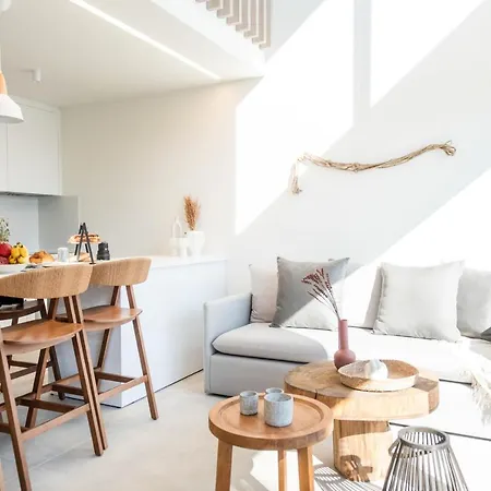 فيلة Serene Seafront