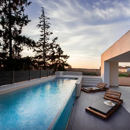 Serene Seafront فيلة نيا إيراكليا