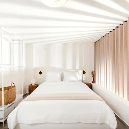 فيلة Serene Seafront